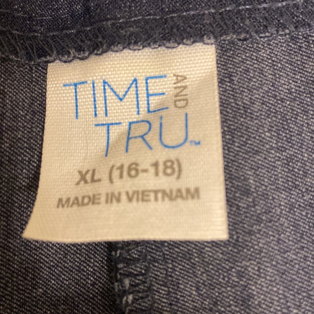 Time & Tru capris - Picture 3 of 4